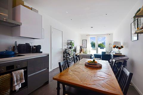 2 bedroom apartment for sale, at Discovery House, Juniper Drive, London SW18