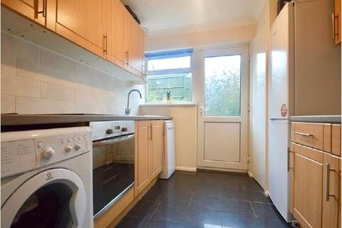 2 bedroom terraced house to rent, Lorton Close, Kent DA12