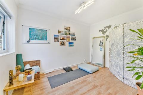 3 Beaconsfield Road, Surbiton, KT5 9AW