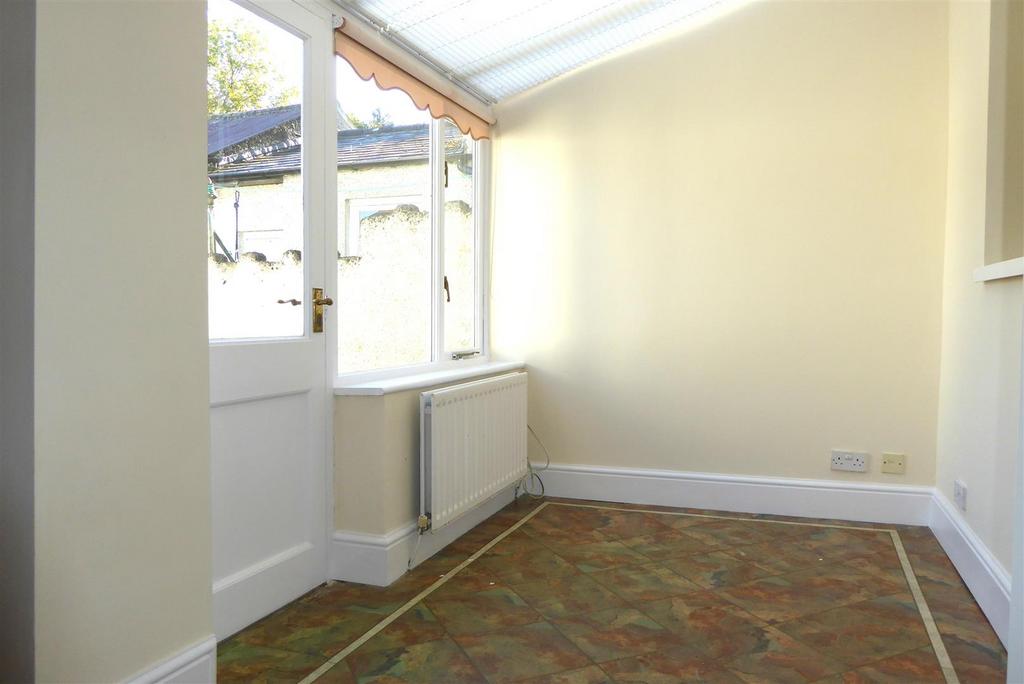 Sun room/dining room