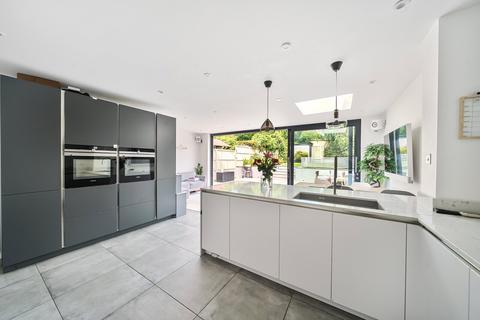 17 Simmil Road, Claygate, Esher, KT10 0RT