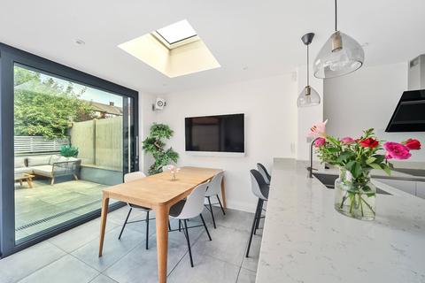 17 Simmil Road, Claygate, Esher, KT10 0RT