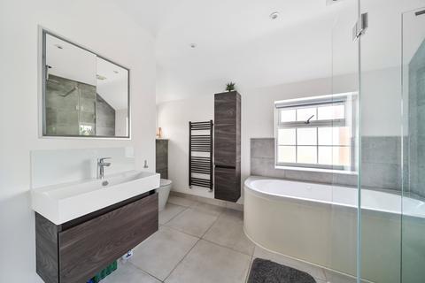 17 Simmil Road, Claygate, Esher, KT10 0RT