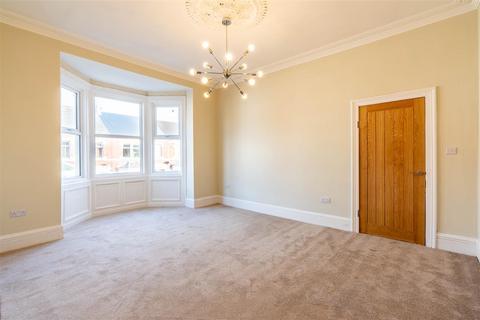 2 bedroom flat to rent, Naters Street, Whitley Bay