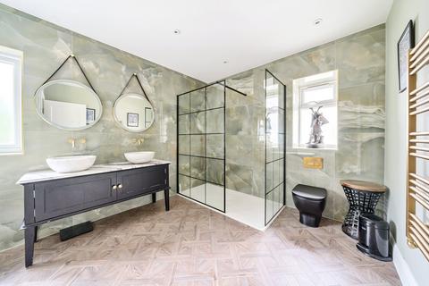 15 Manor Road North, Esher, KT10 0AA