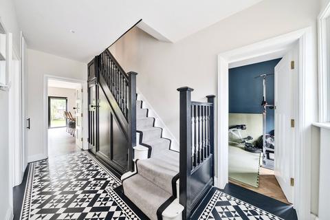 15 Manor Road North, Esher, KT10 0AA