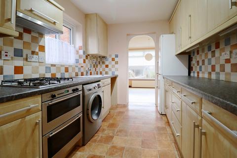 4 bedroom semi-detached house for sale, Maxwell Gardens, Orpington