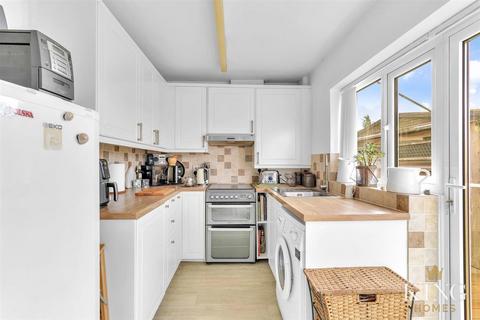 19 Chestnut Road, Astwood Bank, Redditch, B96 6AF