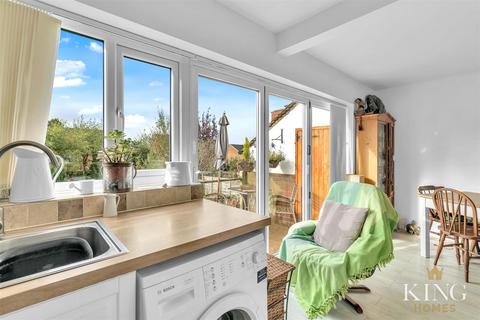 19 Chestnut Road, Astwood Bank, Redditch, B96 6AF