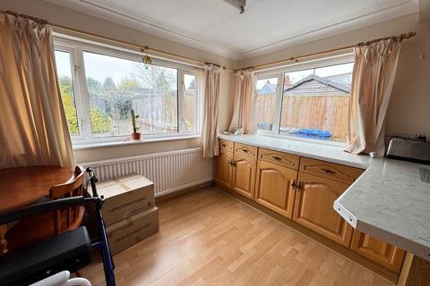 68 Desborough Road, Rothwell, Kettering, NN14 6JG