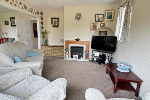 68 Desborough Road, Rothwell, Kettering, NN14 6JG