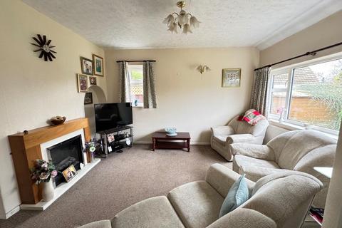 68 Desborough Road, Rothwell, Kettering, NN14 6JG
