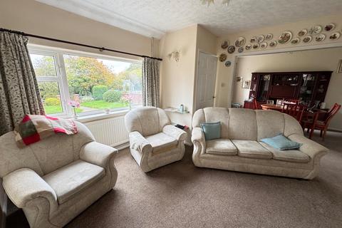 68 Desborough Road, Rothwell, Kettering, NN14 6JG