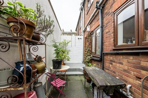 4 bedroom terraced house for sale, Old Forge Mews, London, W12