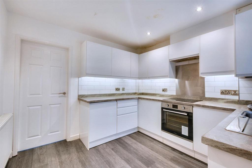 Kitchen 2.jpeg
