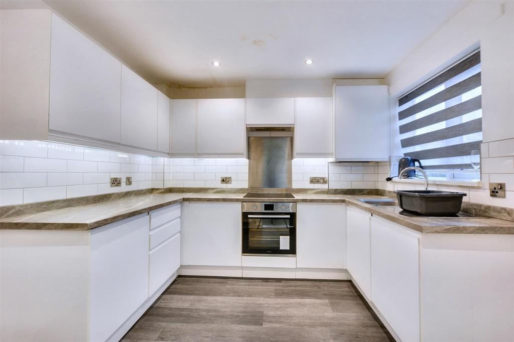 Kitchen 3.jpeg