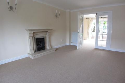 4 bedroom detached house to rent, Kinver Drive, Hagley, Stourbridge, DY9