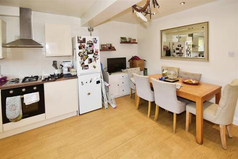 3 bedroom semi-detached house to rent, Lawrence Hill, London E4