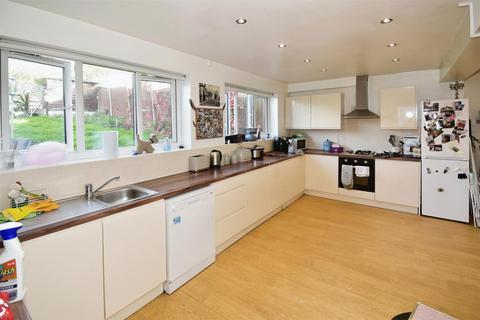 3 bedroom semi-detached house to rent, Lawrence Hill, London E4