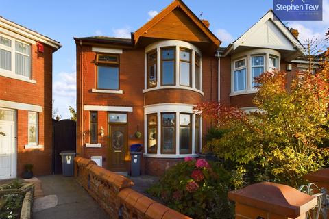 3 bedroom end of terrace house for sale, Dalewood Avenue, Blackpool, FY4