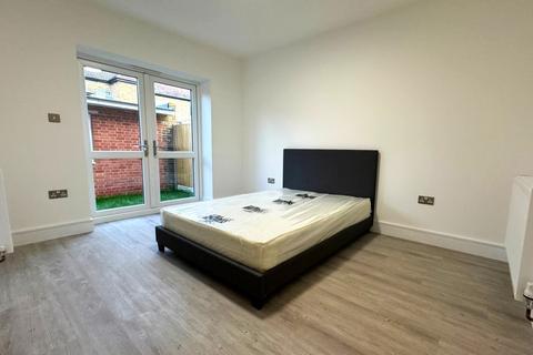 2 bedroom flat to rent, Wellwood Road, Ilford IG3