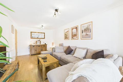 28 Compton Close, Corse, Gloucester, GL19 3RP