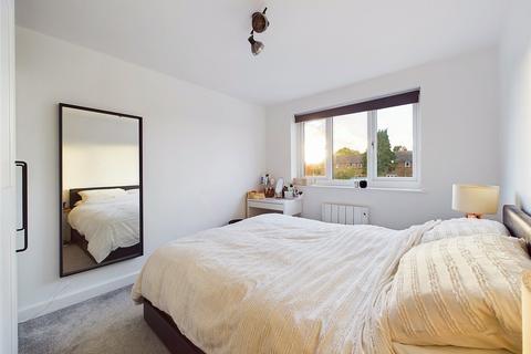 28 Compton Close, Corse, Gloucester, GL19 3RP
