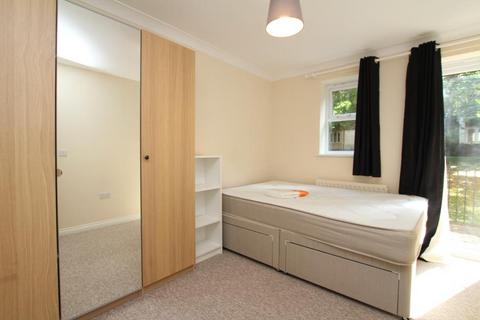 6 bedroom terraced house to rent, Lancelot Road, Bristol BS16