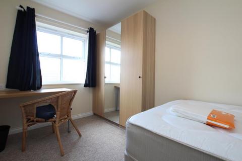 6 bedroom terraced house to rent, Lancelot Road, Bristol BS16