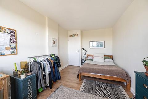 2 bedroom flat for sale, Cazenove Road, Stoke Newington, London, N16