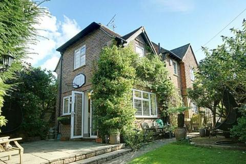 4 bedroom detached house to rent, Alfriston Road, Seaford BN25