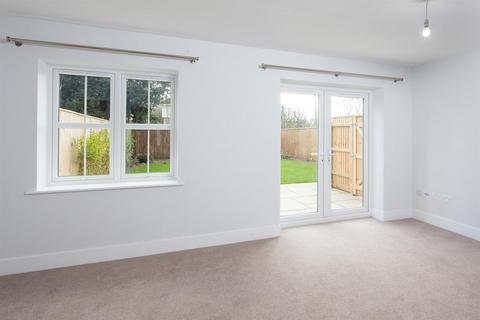 3 bedroom semi-detached house to rent, Nursery Grove, Pennington