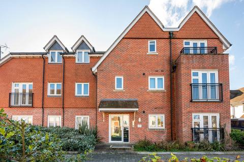 2 bedroom flat for sale, Raynham Close (50% Share), Guildford, GU4