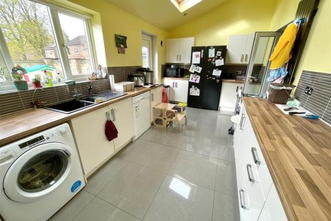 4 bedroom semi-detached house for sale, Glebe Avenue, Full Sutton