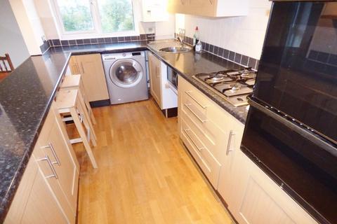 2 bedroom flat to rent, PURLEY