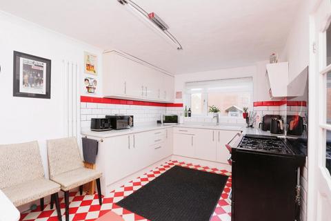 45 Brindley Close, Sheffield, S8 8PX