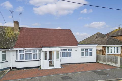 3 bedroom chalet for sale, Canvey Island SS8