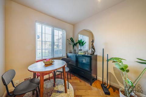 16 Goodwin Close, London, SE16 3TR