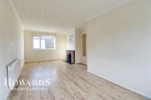 3 bedroom detached house to rent, Oulton Street