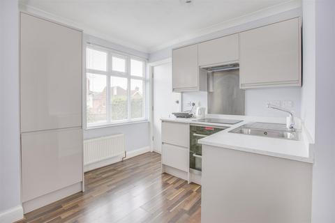 2 bedroom apartment for sale, West Wycombe Road, High Wycombe HP12