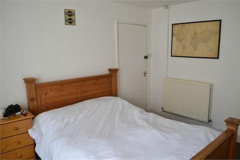 3 bedroom flat to rent, City Road, Bristol