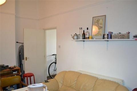 3 bedroom flat to rent, City Road, Bristol