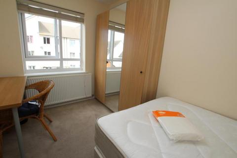 6 bedroom townhouse to rent, Great Copsie Way, Bristol BS16