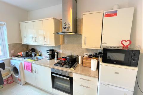 1 bedroom property to rent, Clinton Road, London, N15