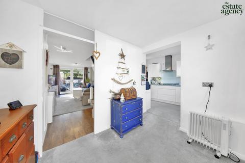 45 Mapleton Road, London, E4 6XJ