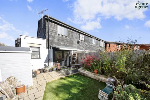 45 Mapleton Road, London, E4 6XJ