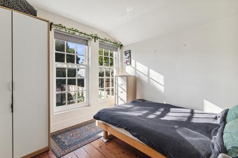 18 Ravenswood Road, London, SW12 9PJ