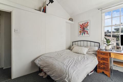 18 Ravenswood Road, London, SW12 9PJ