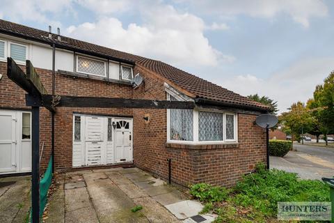 3 bedroom end of terrace house for sale, Linnet Close, Thamesmead