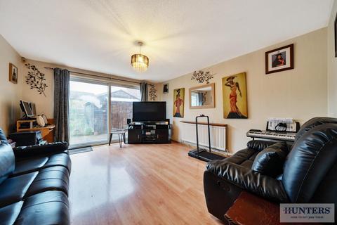 3 bedroom end of terrace house for sale, Linnet Close, Thamesmead